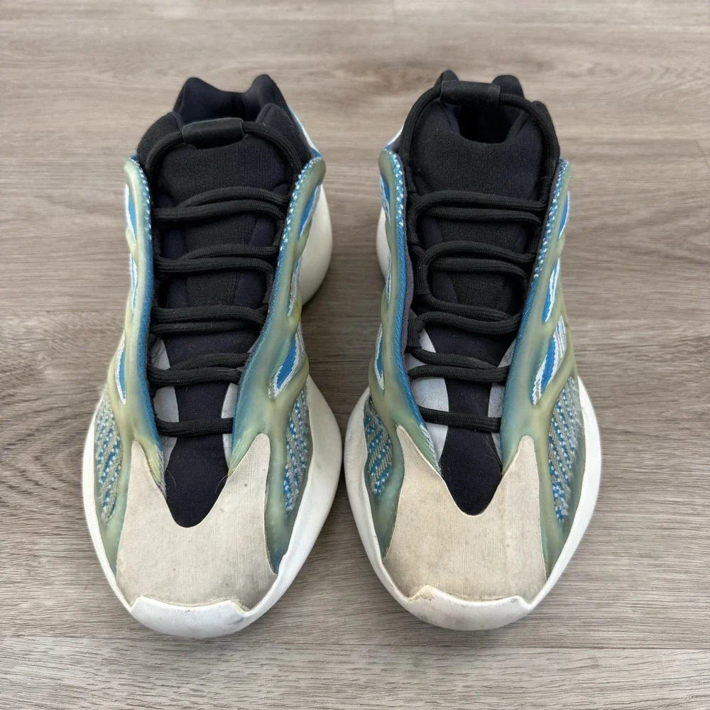 adidas Yeezy 700 V3 Arzareth Men Size 8.5 Blue White Running Sneaker G54850